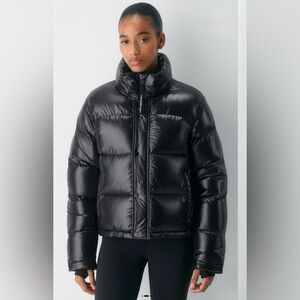 Aritzia Super Puff Shorty - Hi-Gloss Black